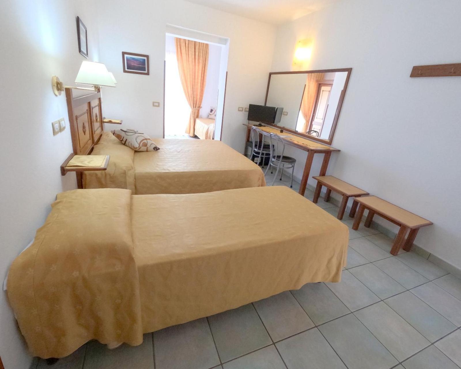 Hotel La Playa Cala Gonone Kültér fotó